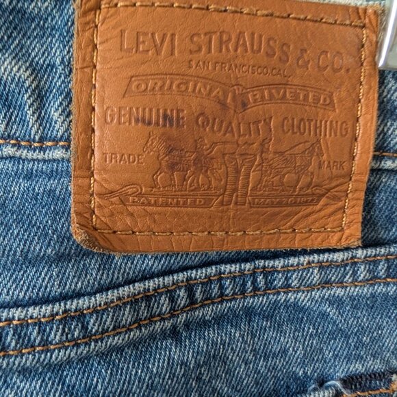 Levi's Premium Wedgie Straight Fit Women's Blue Jeans Size 28 frayed hem - Picture 8 of 14